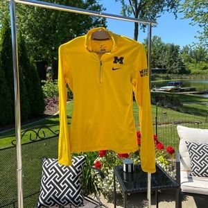 nike university of michigan dri fit sweatshirt💙💛